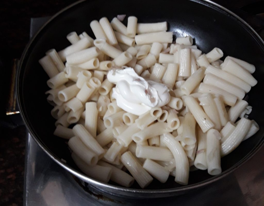 Pasta in White Sauce Recipe